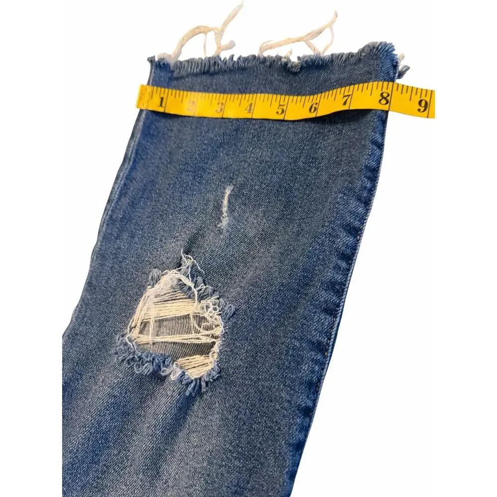 Good American Distressed Cropped Jeans - Picture 10 of 13